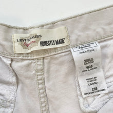 Load image into Gallery viewer, Levi’s Cargo Shorts W36