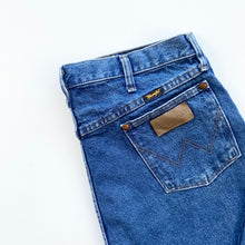 Load image into Gallery viewer, Wrangler Jeans W35 L32