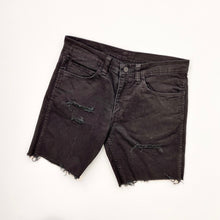 Load image into Gallery viewer, Levi’s 511 Denim Shorts W32