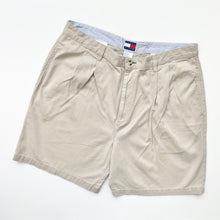 Load image into Gallery viewer, Tommy Hilfiger Shorts W38