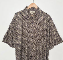 Load image into Gallery viewer, Crazy Print Shirt (2XL)