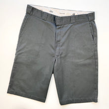 Load image into Gallery viewer, Dickies Shorts W38