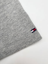 Load image into Gallery viewer, Tommy Hilfiger T-shirt (M)