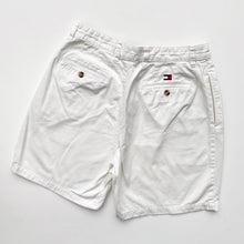 Load image into Gallery viewer, Tommy Hilfiger Shorts W33