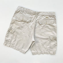 Load image into Gallery viewer, Levi’s Cargo Shorts W36