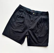 Load image into Gallery viewer, Tommy Hilfiger Shorts W38