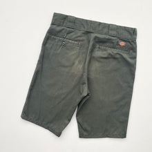 Load image into Gallery viewer, Dickies 874 Shorts W29