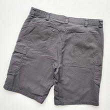 Load image into Gallery viewer, Red Kap Cargo Shorts W42