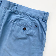 Load image into Gallery viewer, Tommy Hilfiger Shorts W36