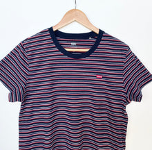Load image into Gallery viewer, Levi’s T-shirt (S)