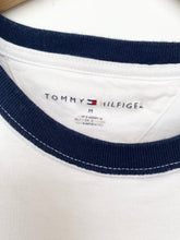 Load image into Gallery viewer, Tommy Hilfiger T-shirt (M)