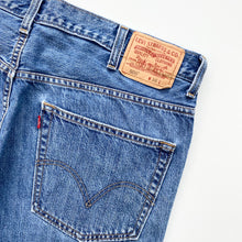 Load image into Gallery viewer, Levi’s 505 Shorts W38
