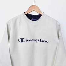 Load image into Gallery viewer, Champion Sweatshirt (S)