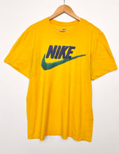 Load image into Gallery viewer, Nike T-shirt (M)