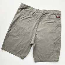 Load image into Gallery viewer, Dickies Shorts W40