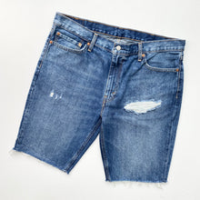Load image into Gallery viewer, Levi’s 511 Denim Shorts W38