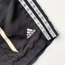 Load image into Gallery viewer, Adidas Shorts (M)