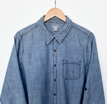 Load image into Gallery viewer, Women’s Carhartt Denim Shirt (L)