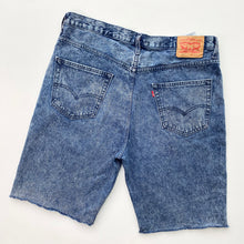 Load image into Gallery viewer, Levi’s 569 Shorts W36
