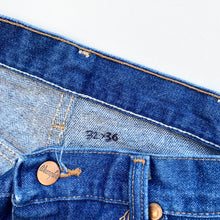 Load image into Gallery viewer, Wrangler Jeans W32 L36