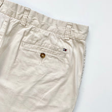 Load image into Gallery viewer, Tommy Hilfiger Shorts W36
