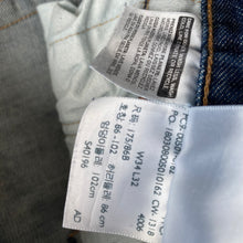 Load image into Gallery viewer, Levi’s 501 W34 L30