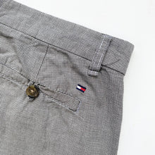 Load image into Gallery viewer, Tommy Hilfiger Shorts W34