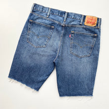 Load image into Gallery viewer, Levi’s 511 Denim Shorts W38
