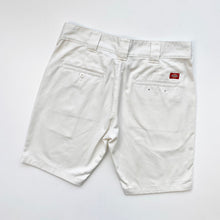 Load image into Gallery viewer, Dickies Shorts W31
