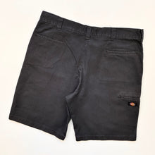 Load image into Gallery viewer, Dickies Shorts W38