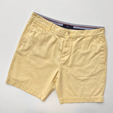Load image into Gallery viewer, Tommy Hilfiger Shorts W36