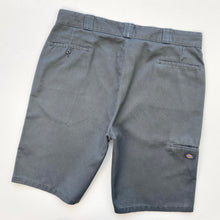 Load image into Gallery viewer, Dickies Shorts W42