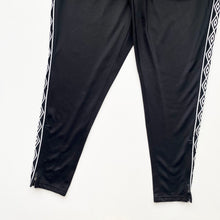 Load image into Gallery viewer, Umbro Joggers (S)