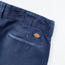 Load image into Gallery viewer, Dickies Shorts W32