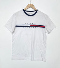 Load image into Gallery viewer, Tommy Hilfiger T-shirt (M)