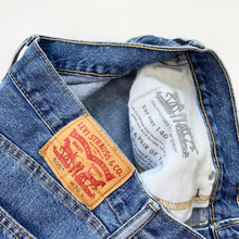 Load image into Gallery viewer, Levi’s 505 Shorts W36