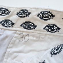 Load image into Gallery viewer, Dickies Shorts W30