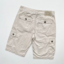 Load image into Gallery viewer, Levi’s Cargo Shorts W28