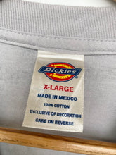 Load image into Gallery viewer, Dickies T-shirt (XL)