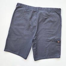 Load image into Gallery viewer, Dickies Shorts W40