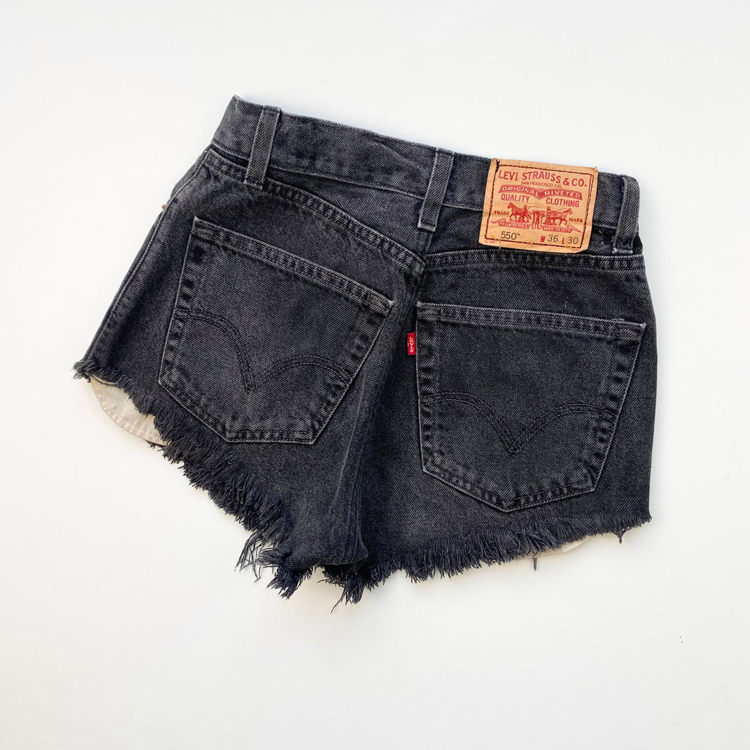 90s Levi’s 501 Denim Shorts W24