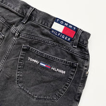 Load image into Gallery viewer, 90s Tommy Hilfiger Shorts W32