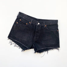 Load image into Gallery viewer, Levi’s Denim Shorts W31