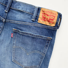 Load image into Gallery viewer, Levi’s 541 Shorts W38