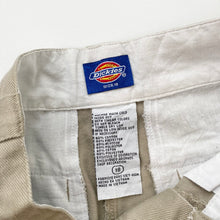 Load image into Gallery viewer, Dickies Shorts W26