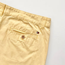 Load image into Gallery viewer, Tommy Hilfiger Shorts W36