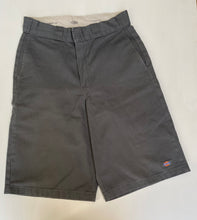 Load image into Gallery viewer, Dickies Shorts W31