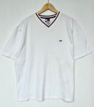 Load image into Gallery viewer, Tommy Hilfiger t-shirt (XL)