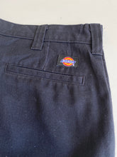 Load image into Gallery viewer, Dickies Cargo Shorts W36