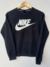 Load image into Gallery viewer, Nike sweatshirt (XS)